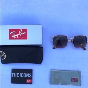 Ray-Ban Sunglasses🔥
